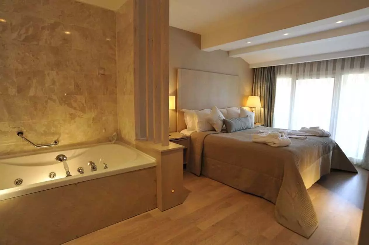 1469336_106_z (Copy).jpg